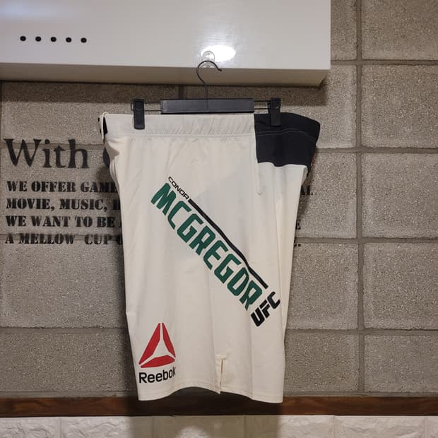 리복 UFC 맥그리거 쇼츠 38