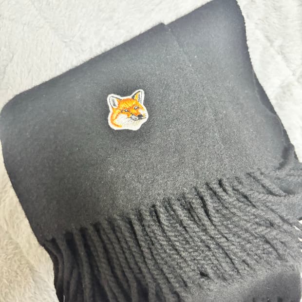 메종키츠네 목도리