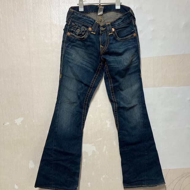 트루릴리젼 조이 빅 T 부츠컷 데님 28사이즈 트루릴리전 청바지