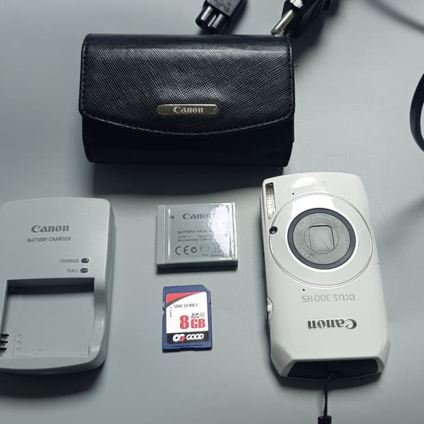 IXUS 300HS 화이트