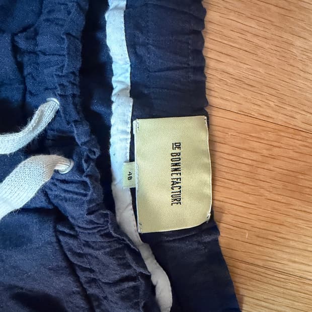 De bonne facture 반바지