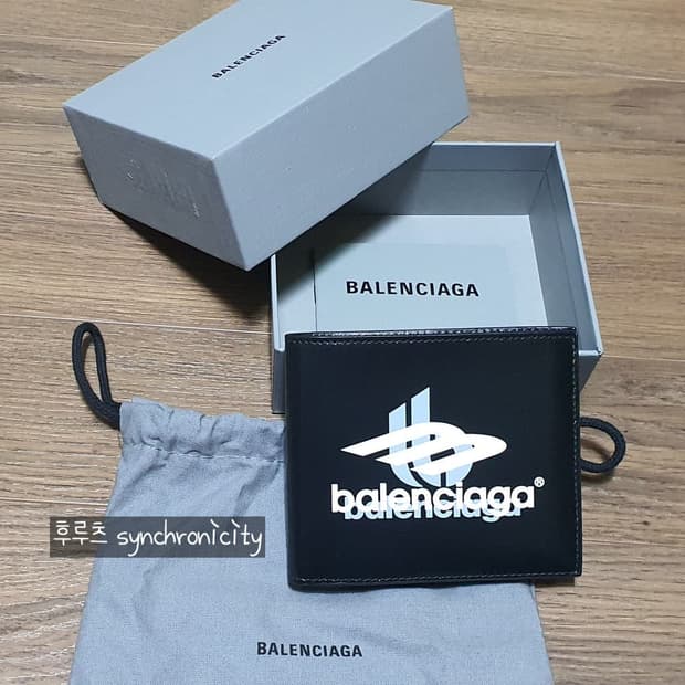 발렌시아가 레이어드 로고 반지갑