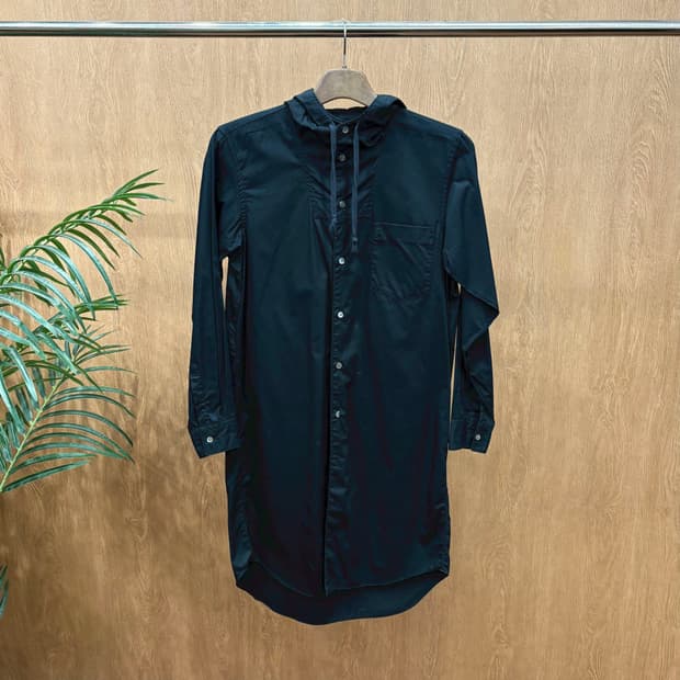 꼼데가르송 코튼 후드 롱 셔츠 자켓 프론트 버튼 다운 포켓 디테일 블랙