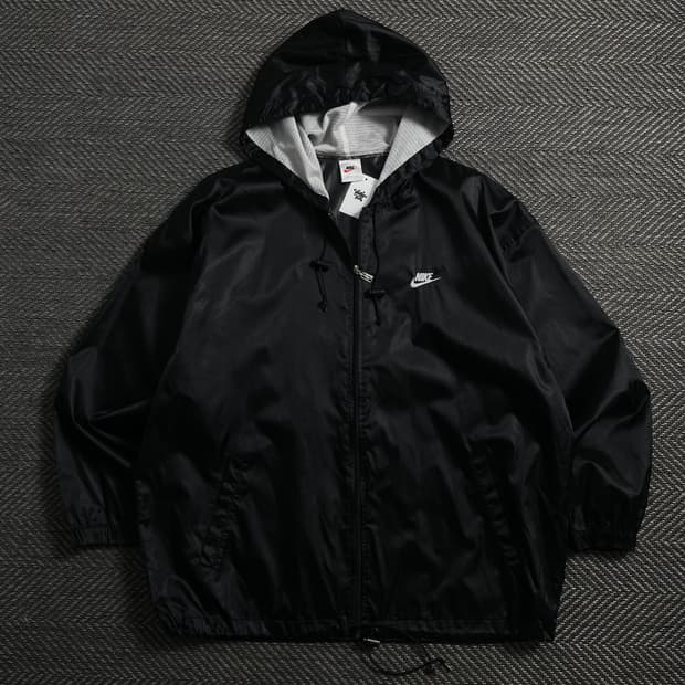 나이키 글로시 우븐 윈드러너 바람막이 블랙o 4157