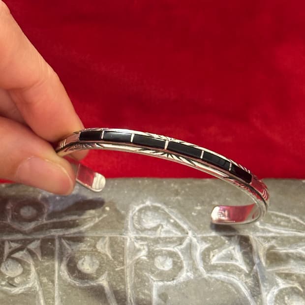 Black Onyx Tile Inlay Feather Engraved C