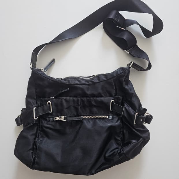 아네스베 크로스백