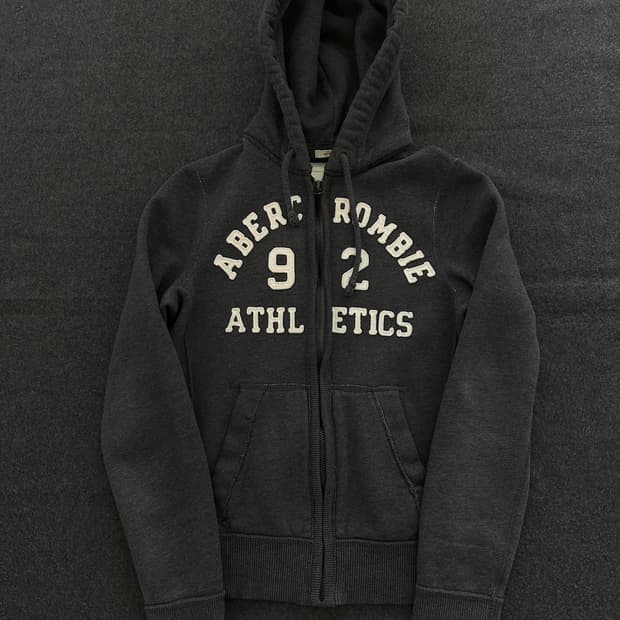 아베크롬비 자수 로고 차콜 후드집업