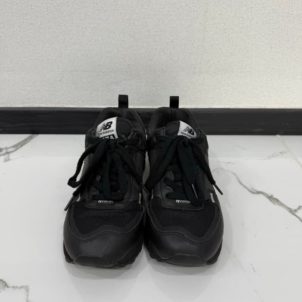 뉴발란스 x 꼼데가르송 옴므 574 260