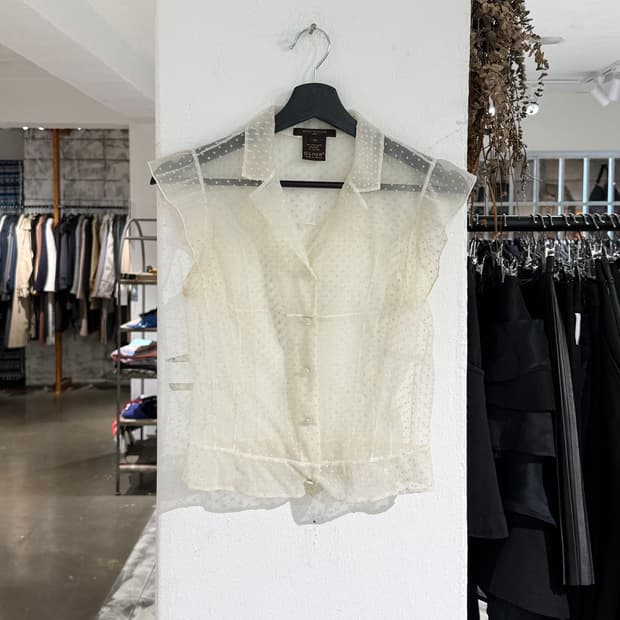 루이비통 아이보리 쉬어 도트 슬리브리스 셔츠 탑