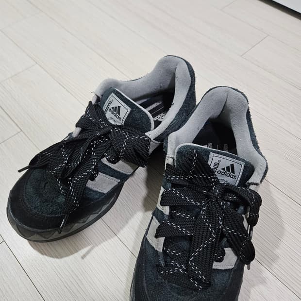 아디다스 x 네이버후드 아디매틱 코어 블랙