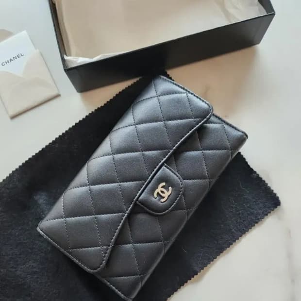 샤넬장지갑 클래식플랩 램스킨 은장
