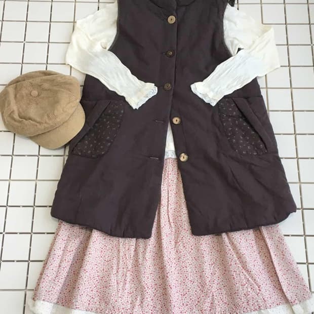 모리걸 빈티지 브라운 누빔 잔꽃패턴 조끼