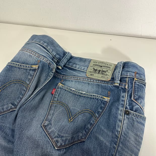 L 리바이스601 스트레이트핏 워시드 데님팬츠