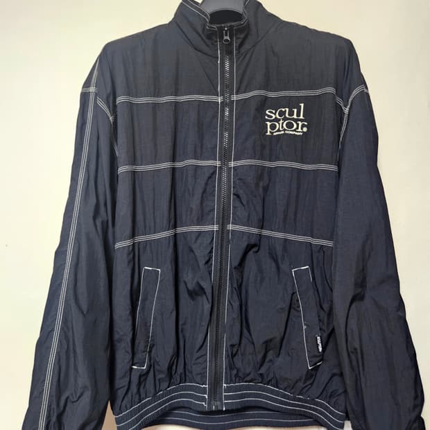 [UNISEX] Triple Stitched Windbreaker