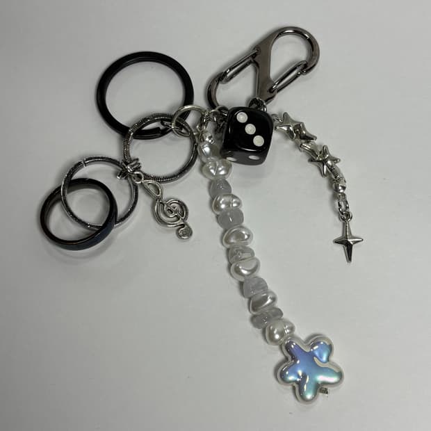 핸드메이드 Black Punk 키링 001