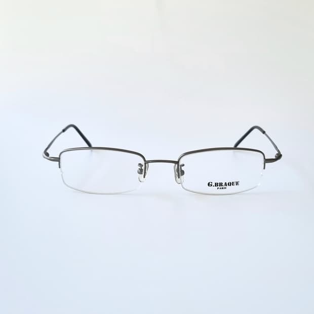 데드스탁 지적인 무드의 하프 프레임 안경테 631