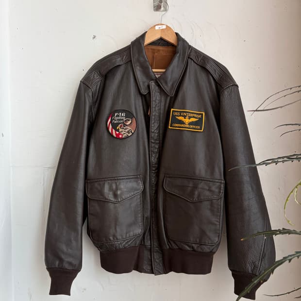 아비렉스 A-2 레더 자켓