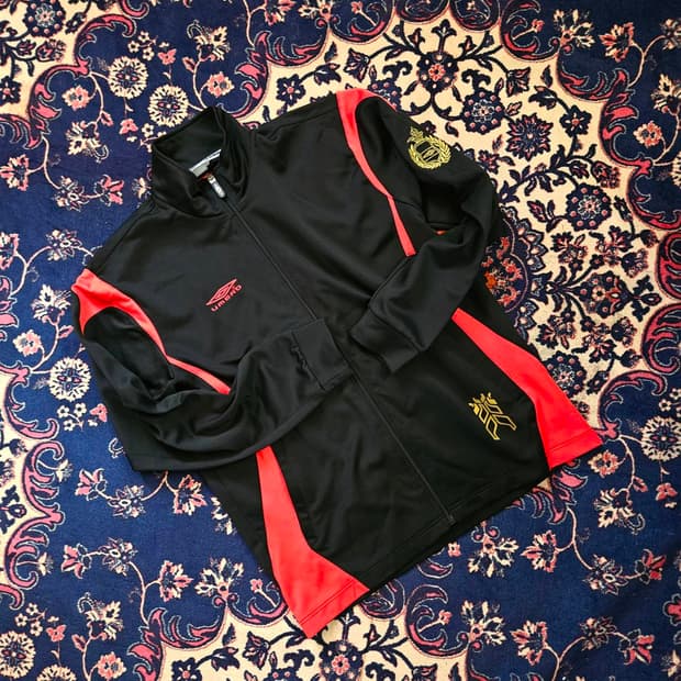 엄브로(Umbro) 시그니쳐 로고 골든 견장 트랙탑 저지 M size