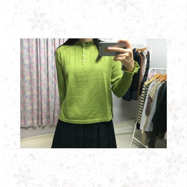 연두 버튼 긴소매 니트