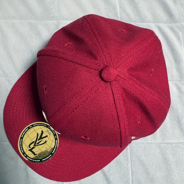 Yvl cap 버건디 7 1/8