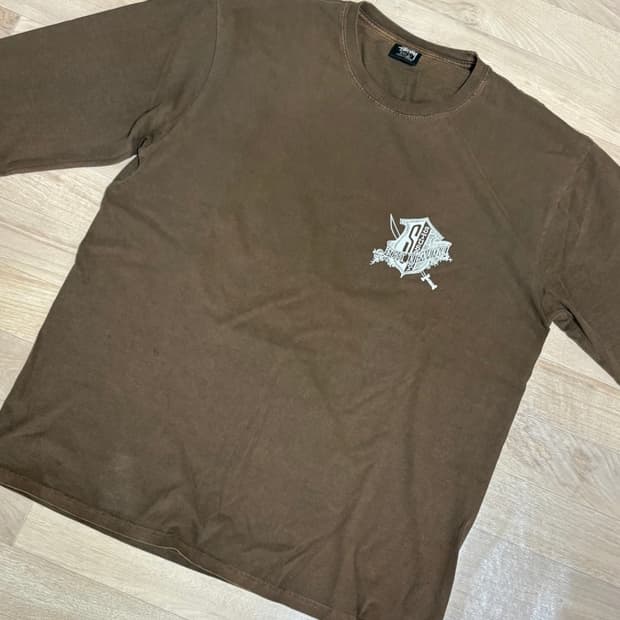 스투시 롱슬리브