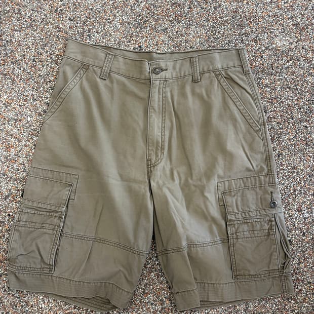 675. 리바이스 카고쇼츠 반바지