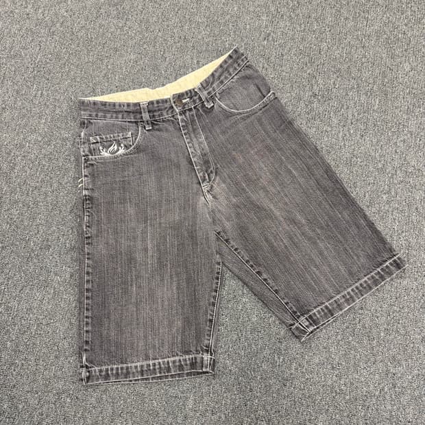 30)johnny blaze 빈티지 자수 버뮤다 데님팬츠