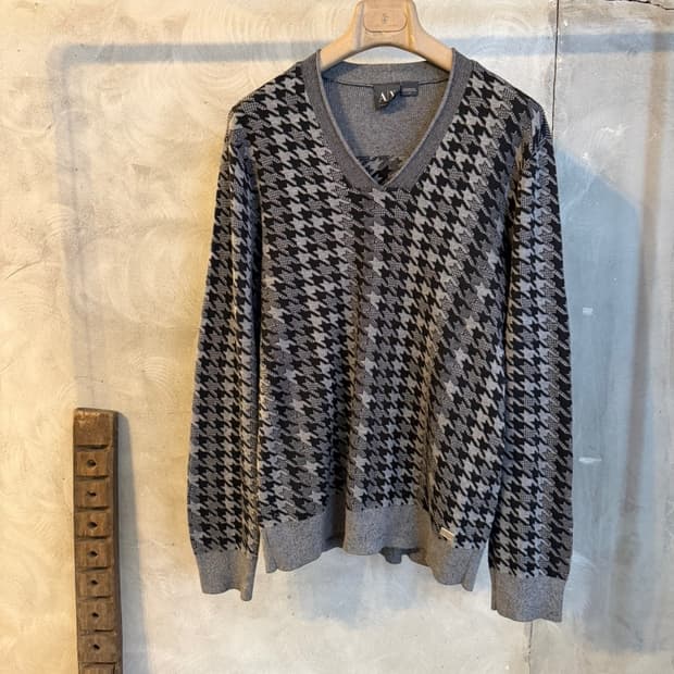 아르마니 익스체인지 브이넥 니트 100