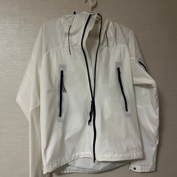 CP Company 바람막이 (화이트) 판매