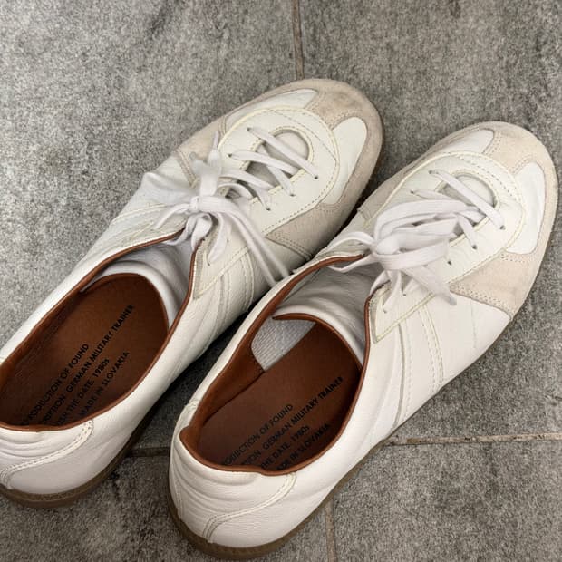 리프로덕션 오브 파운드 스니커즈 42(270)