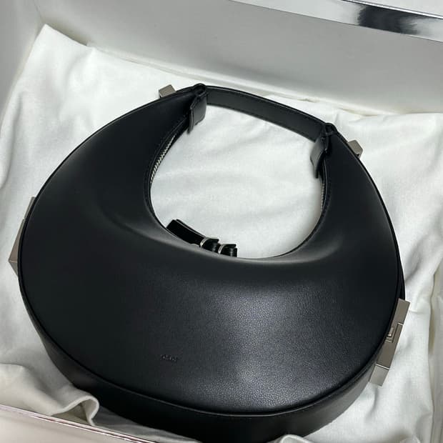 오소이 토니 미니백 새상품