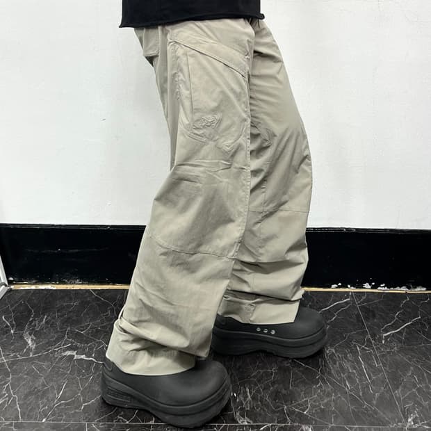 아크테릭스 람파트 나일론 트랙팬츠