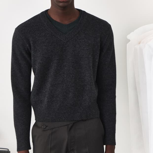 웨이비니스 더블 레이어드 브이넥 니트 - 차콜 그린 3사이즈