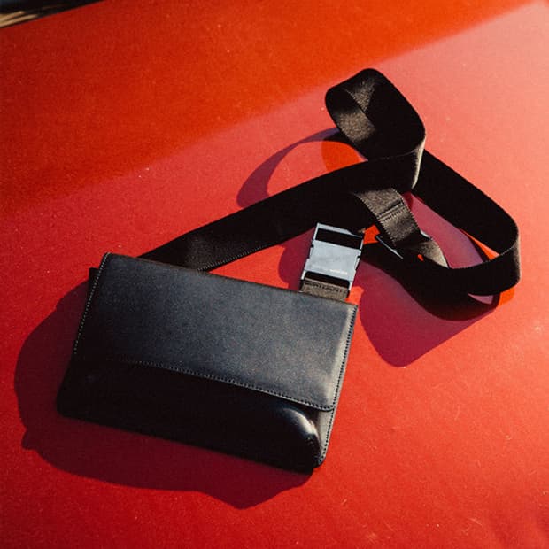 밈더워드로브 레더 홀스터백