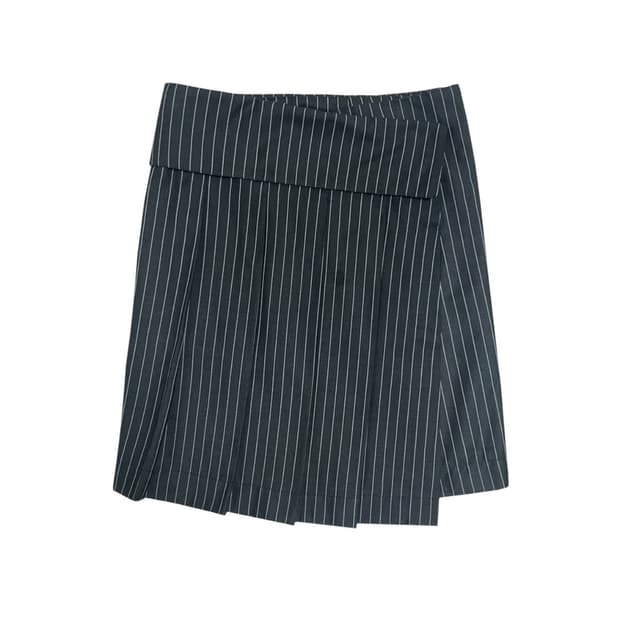 체메씨 폴디드 플리츠 랩 스커트 차콜 스트라이프