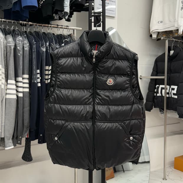 [4] 몽클레어 아우베 유광 조끼패딩