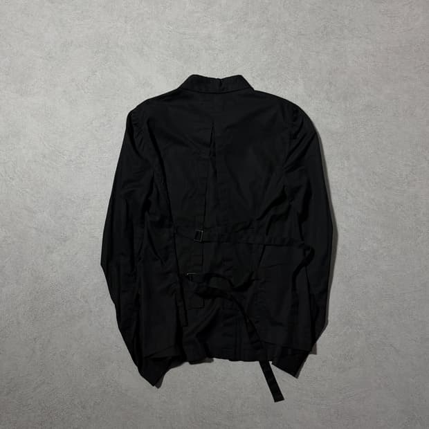 앤 드뮐미스터 백 스트랩 셔츠