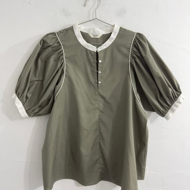 beams heart puff blouse