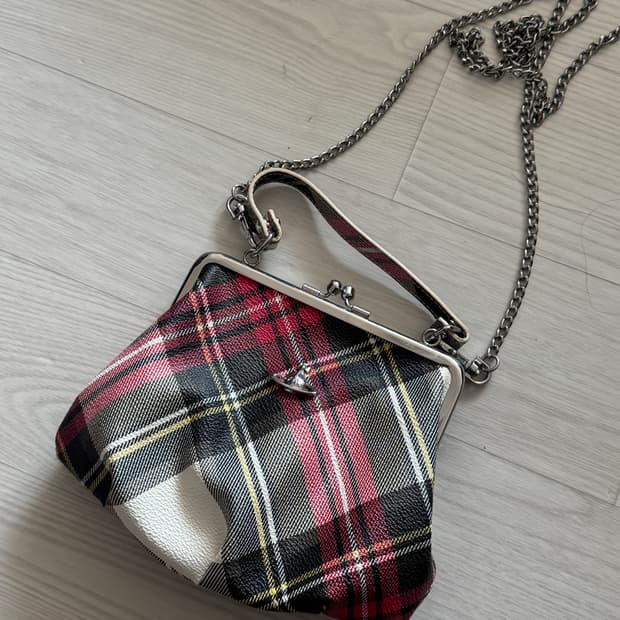 비비안웨스트우드 핑크 타탄체크 체인크로스