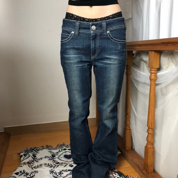 Levi's / Low-Rise Stitch Flare Jeans