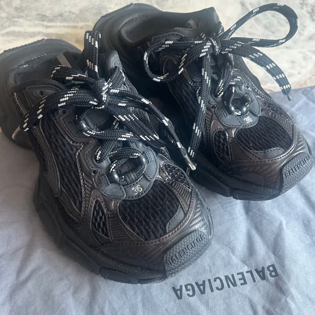 발렌시아가 뮬 240 여자사이즈