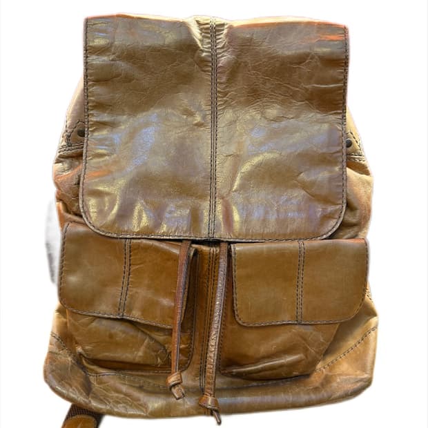 FOSSIL 레더 백팩