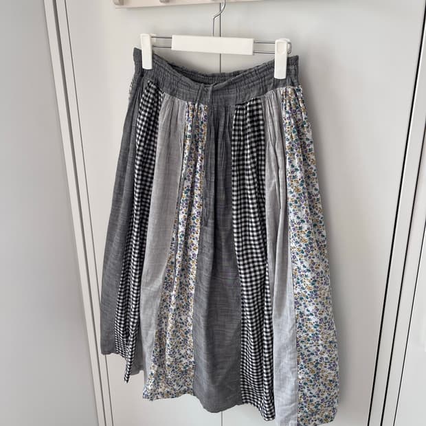 Shuca 슈카 잔꽃 체크 패치 롱스커트