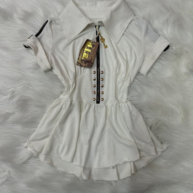 d.i.a zipper detail T-shirt 다이아 집업 반팔