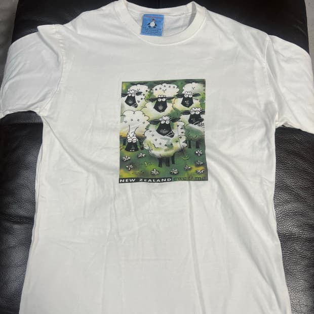 Made in 뉴질랜드  양 반팔