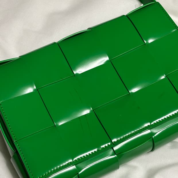 보테가베네타 카세트백 그린 medium