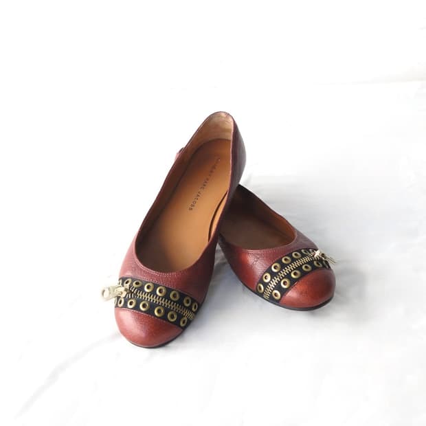 MARC JACOBS zip detail flat shoes / red