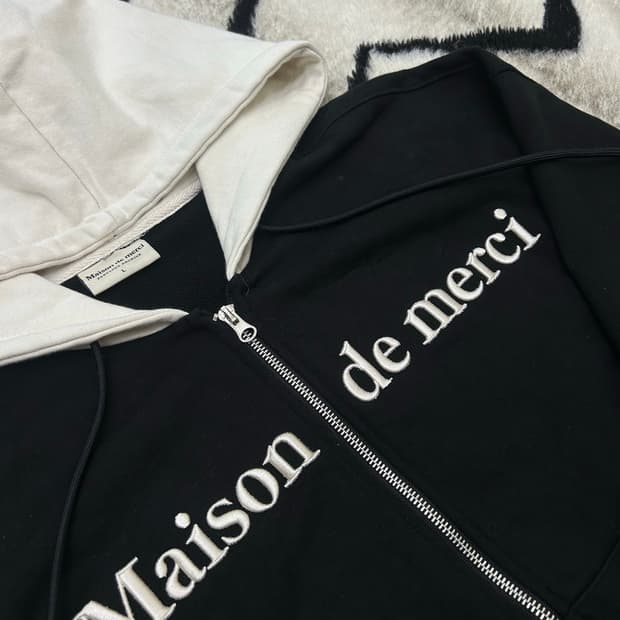 [L]패블러스아카이브 엠보로고 크롭 후드집업