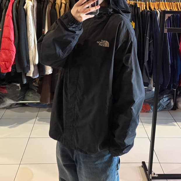 노스페이스 블랙 후드 바람막이