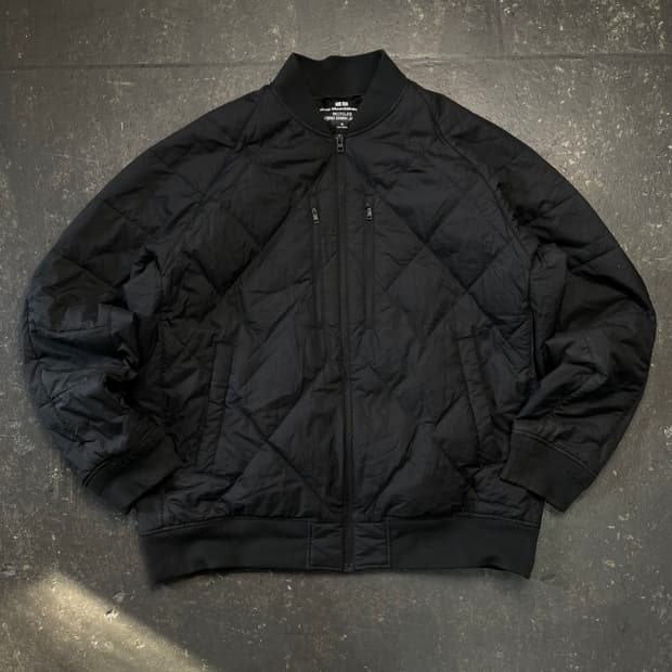 105 유니클로 x 화이트 마운티니어링 리싸이클 하이브리드 패딩